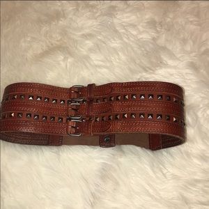 $88 BCBG MAXAZRIA LEATHER STUDDED BELT